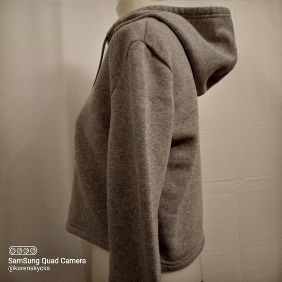 𝅺roma Concepts Long Sleeve Gray Hooded Cropped Sweatshirt Women's Size Large - Picture 4 of 6